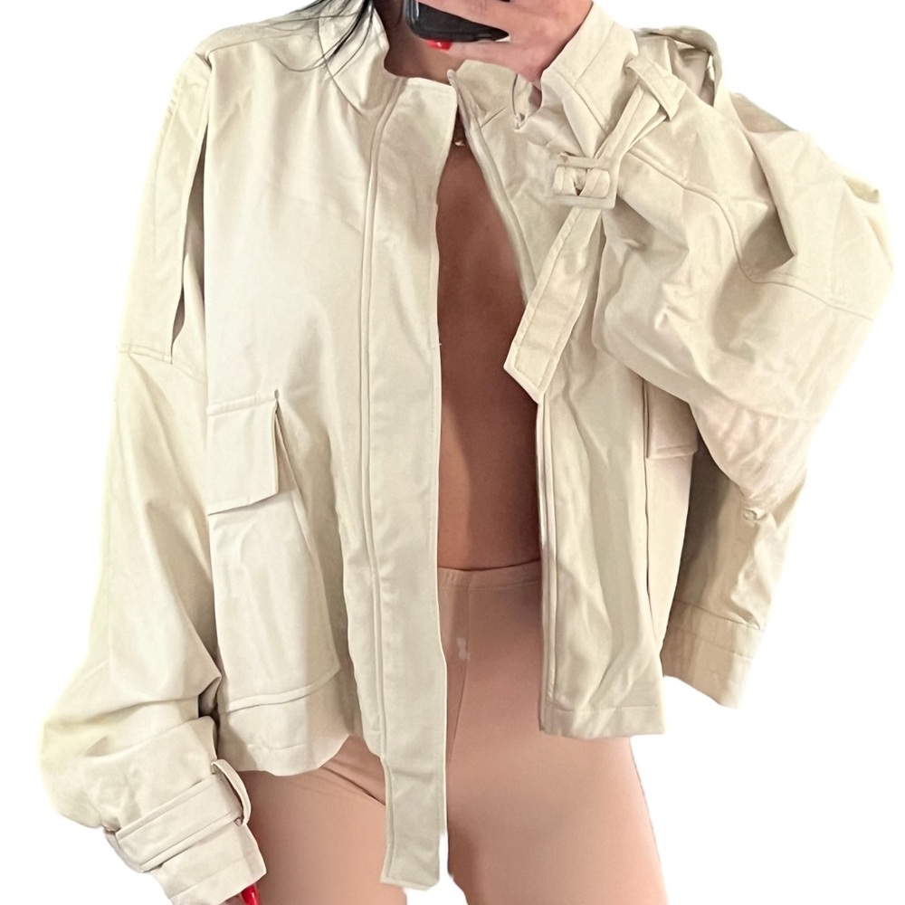 Brand: Fashion Nova   Size: Medium   Color:Beige